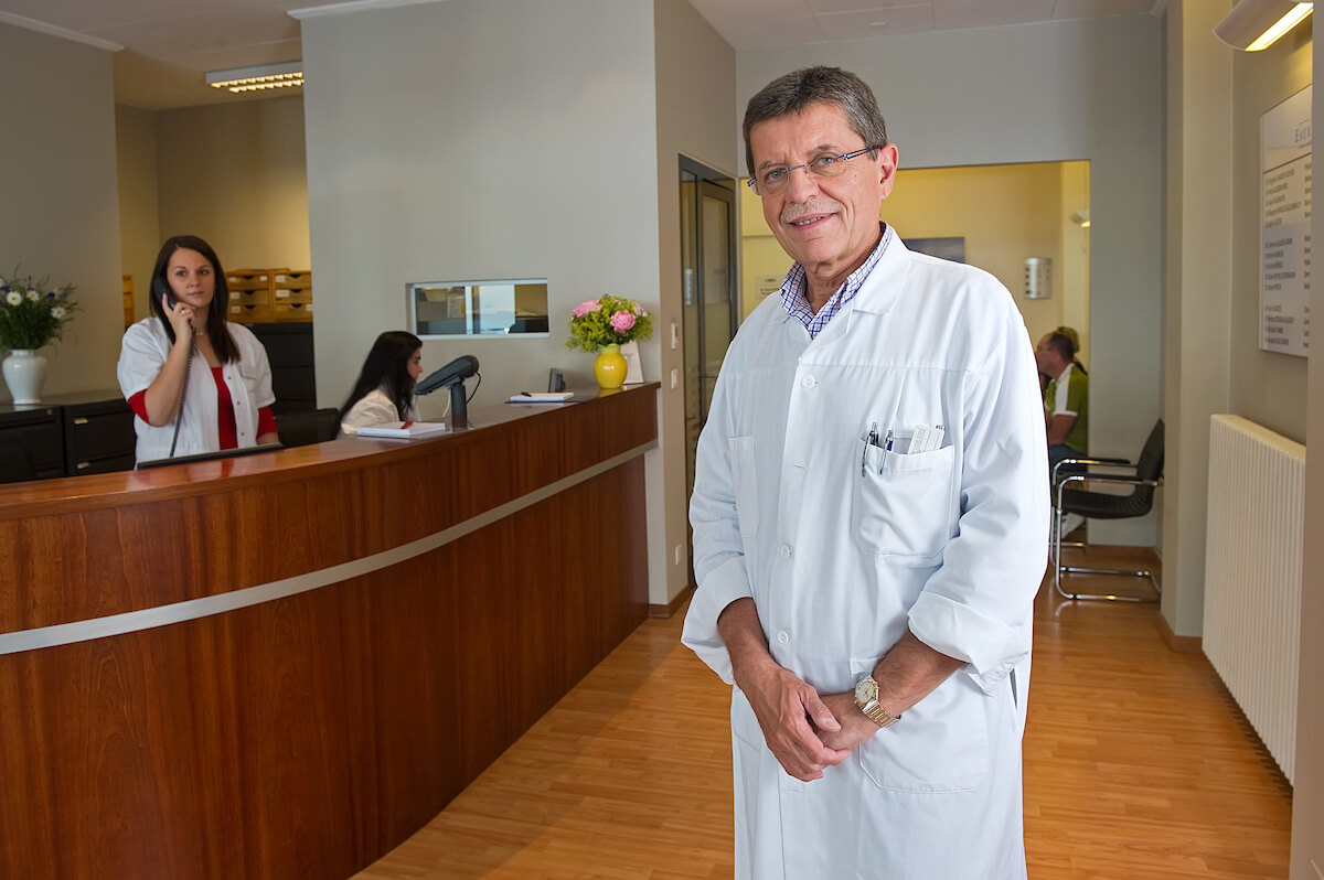 reception doctor