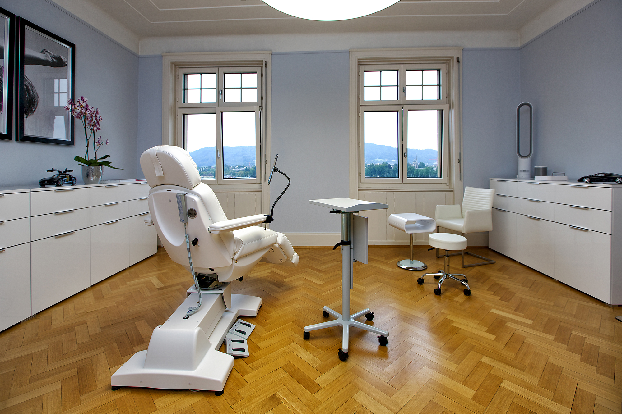 gentlemens treatment room
