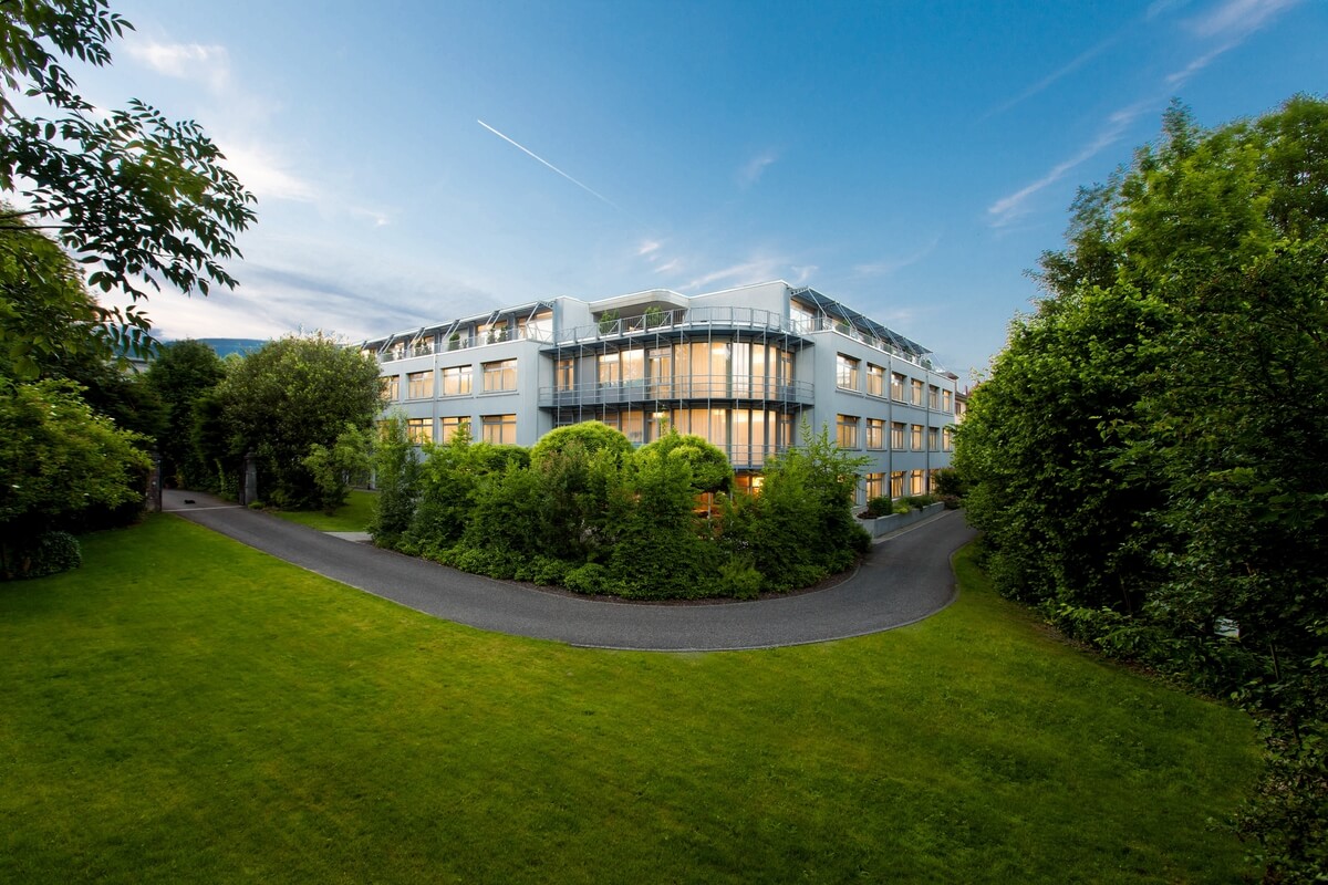 obach-exterior-daytime