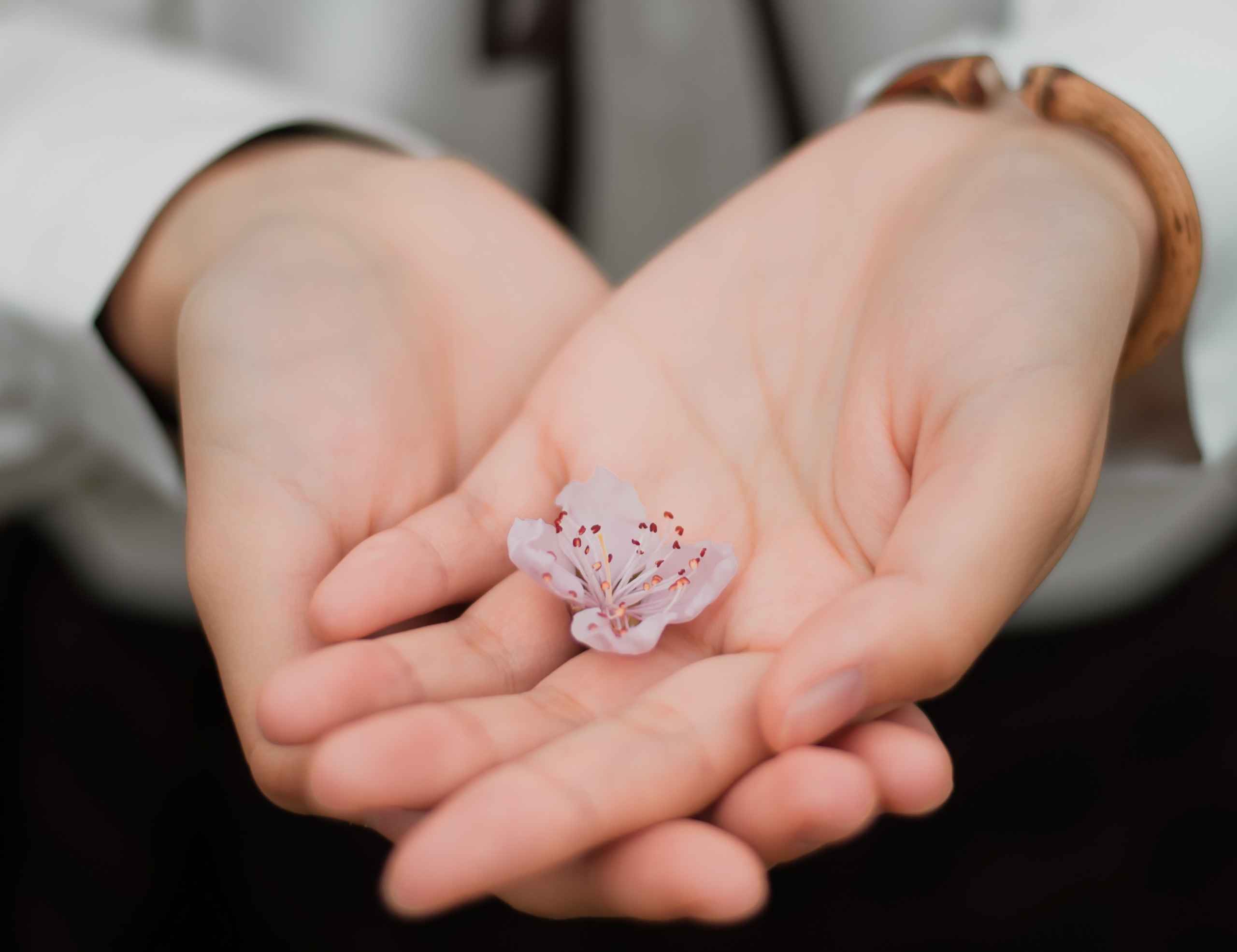 What Can Numbness in the Hands Indicate?