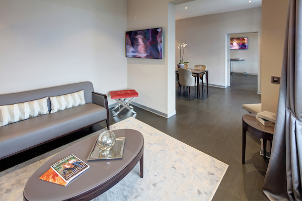 valmont suite lounge